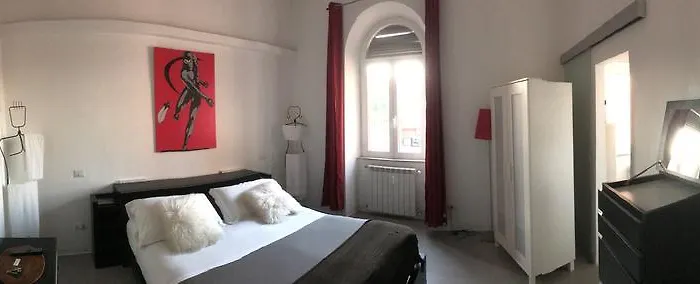 Gallia House 2*
